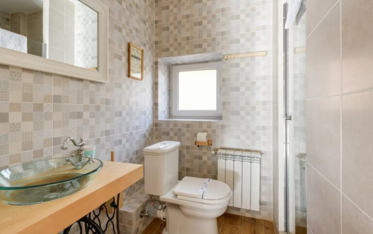 How to Measure a Toilet Seat in the UK for a Perfect Fit